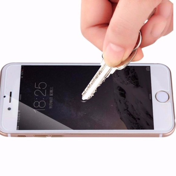 **iPhone XR, 11, 12/12 Pro Screen Protector - Picture 4 of 13